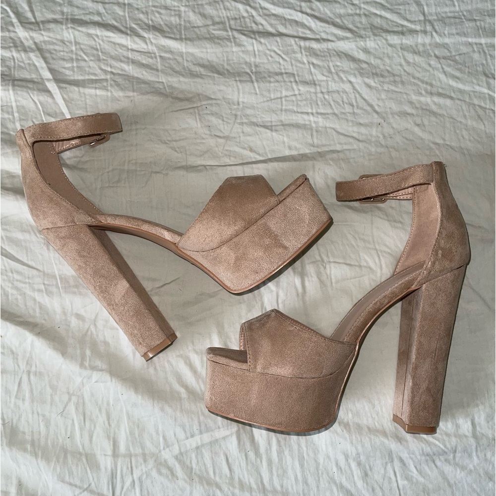 Pretty Little Thing High heels sz 8.5